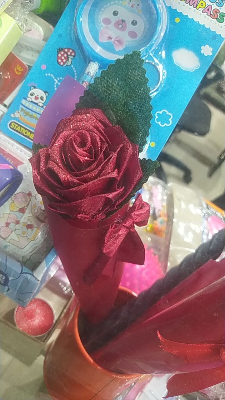 گل پلاستیکی جذاب برای مناسبت ها